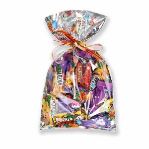 Пакет наполненный конфетами