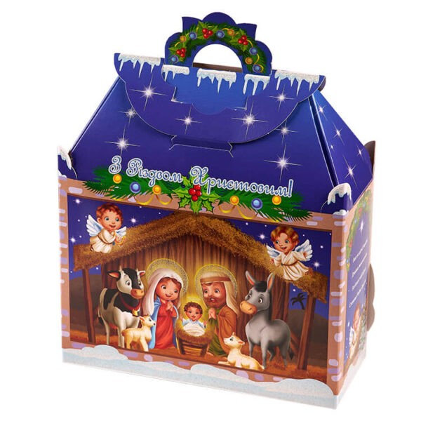 Рождественский подарочный набор в картонной упаковке со сладостями.